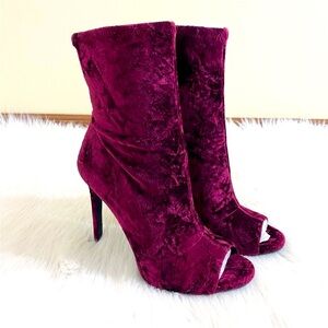 NWOB Jessica Simpson Burgundy Crushed Velvet Peep Toe Booties Pull On Size 8.5